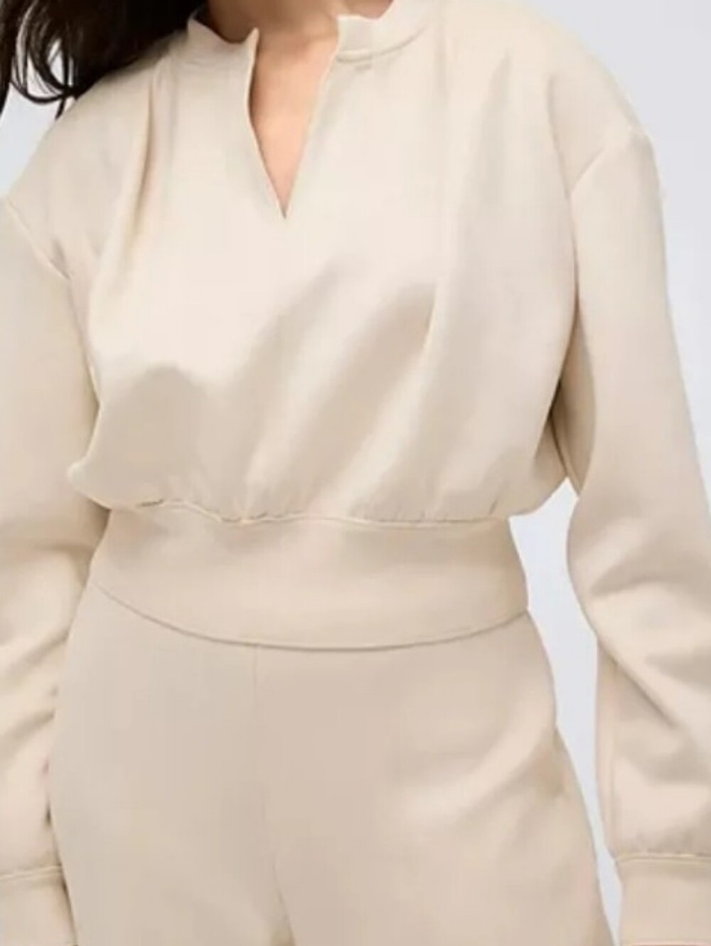 Kenneth Cole Cream V-Neck Sweatshirt Size XL